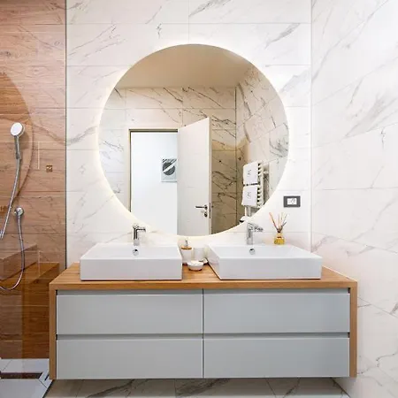 Ena, Luxury