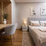 Ena, Luxury דירה *