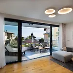 Ena, Luxury דירה *
