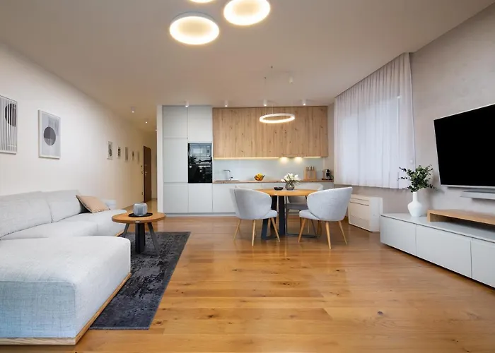 Ena, Luxury Apartman *