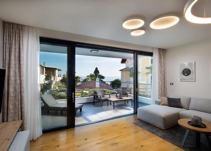 Ena, Luxury Apartman *