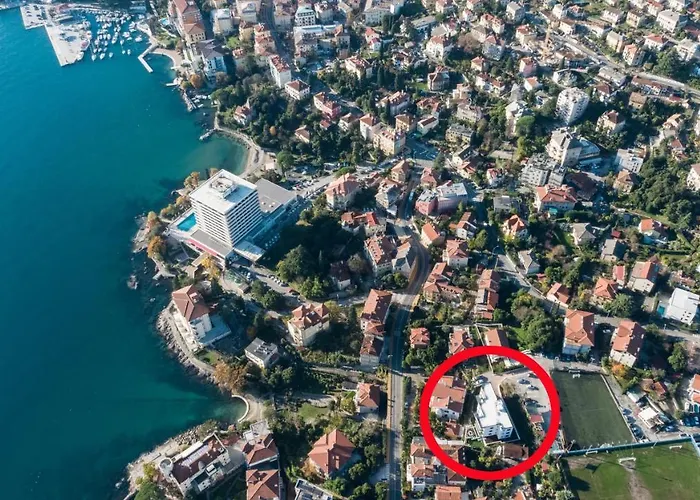 Ena, Luxury Apartman