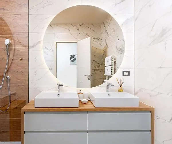 Ena, Luxury